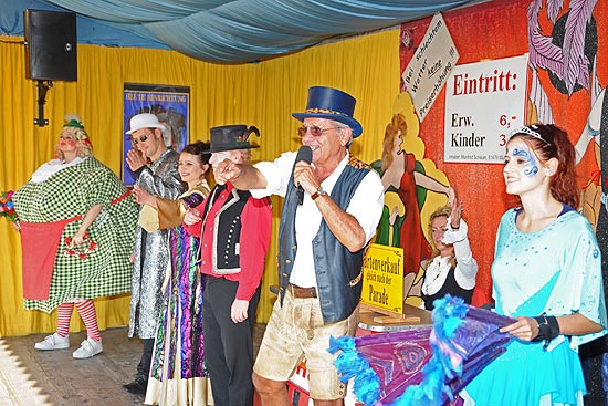 die Schichtl Truppe auf dem Oktoberfest (©Foto: Schichtl)